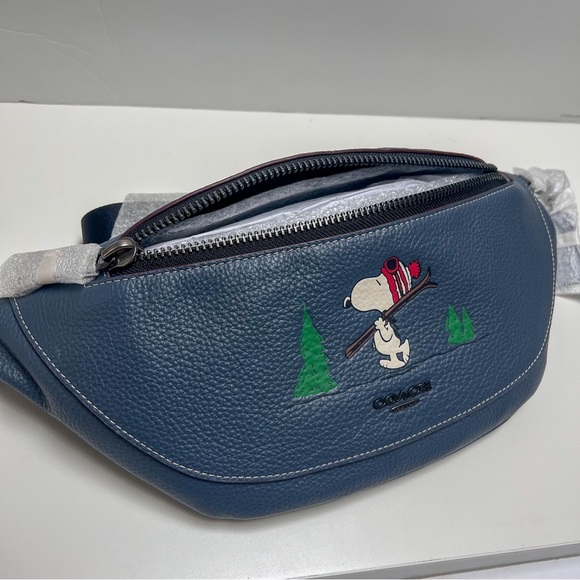Coach X Peanuts Warren Belt Bag With Snoopy Motif - Picture 4 of 7